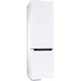 Холодильник Indesit DS 3200 W